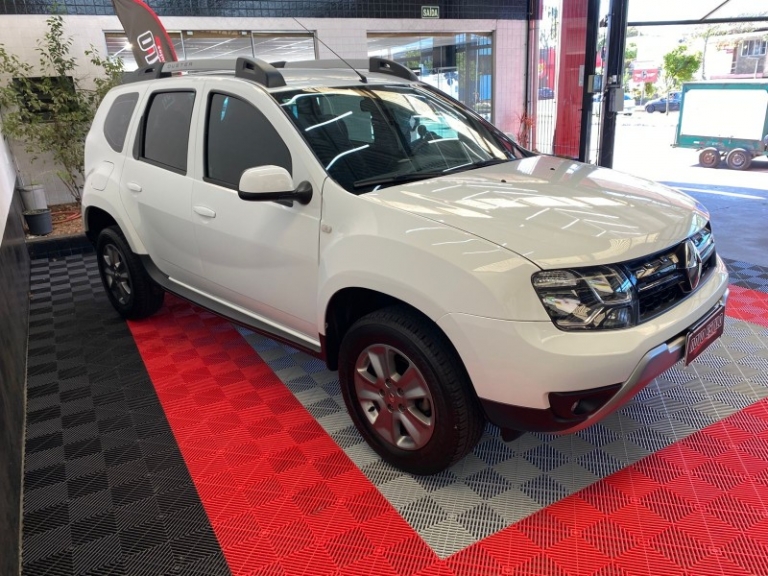 RENAULT - DUSTER - 2018/2018 - Branca - R$ 72.000,00