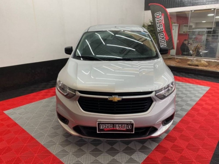 CHEVROLET - SPIN - 2021/2022 - Prata - R$ 79.900,00