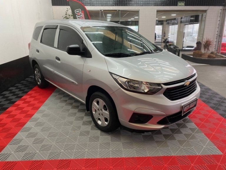 CHEVROLET - SPIN - 2021/2022 - Prata - R$ 79.900,00