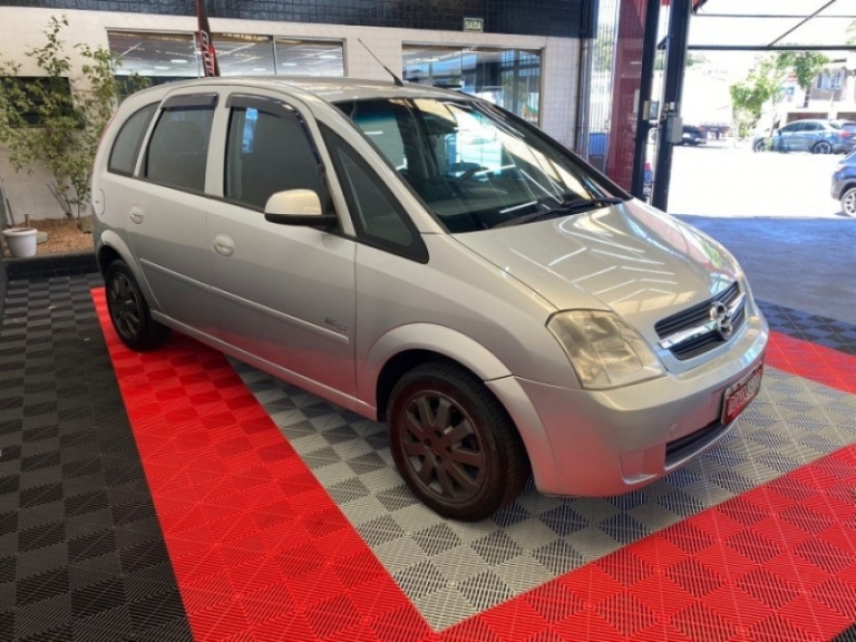 CHEVROLET - MERIVA - 2005/2005 - Prata - R$ 26.000,00