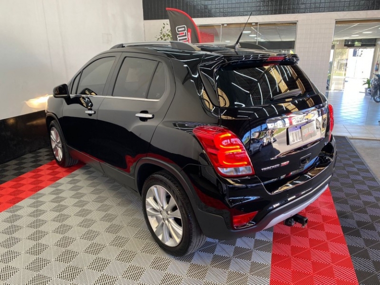 CHEVROLET - TRACKER - 2017/2018 - Preta - R$ 95.000,00