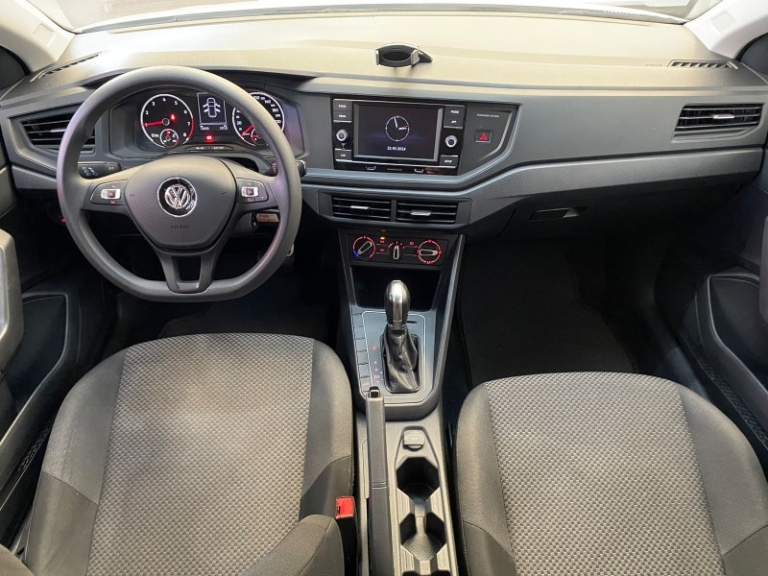 VOLKSWAGEN - POLO - 2019/2020 - Branca - R$ 78.000,00