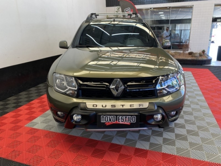 RENAULT - DUSTER OROCH - 2016/2017 - Verde - R$ 75.000,00