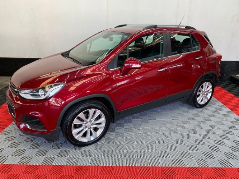 CHEVROLET - TRACKER - 2018/2019 - Vermelha - R$ 95.000,00