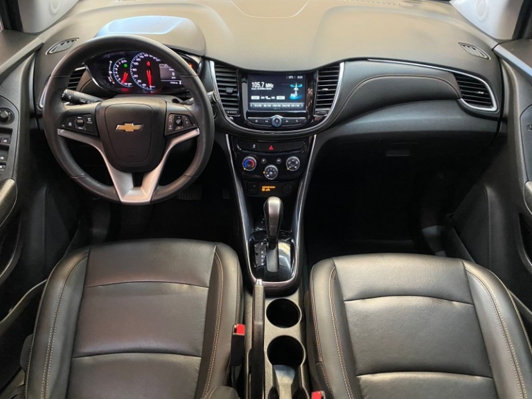 CHEVROLET - TRACKER - 2017/2018 - Preta - R$ 95.000,00