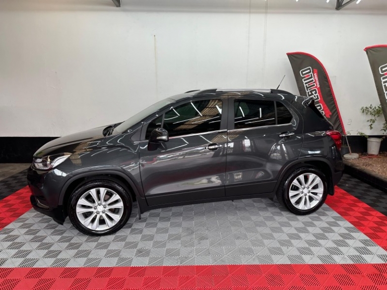 CHEVROLET - TRACKER - 2018/2018 - Cinza - R$ 92.000,00