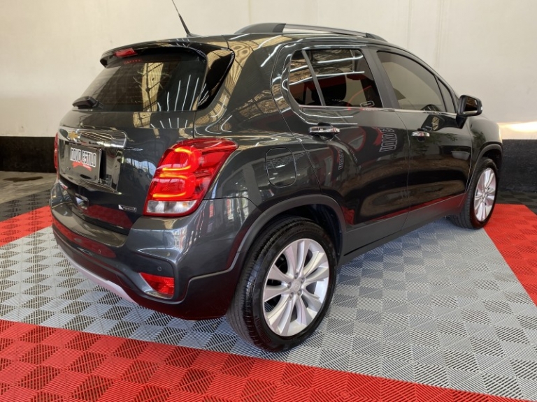 CHEVROLET - TRACKER - 2018/2018 - Cinza - R$ 94.000,00