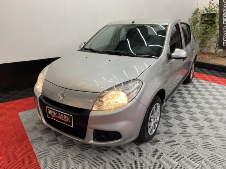 RENAULT - SANDERO - 2012/2012 - Prata - R$ 33.000,00