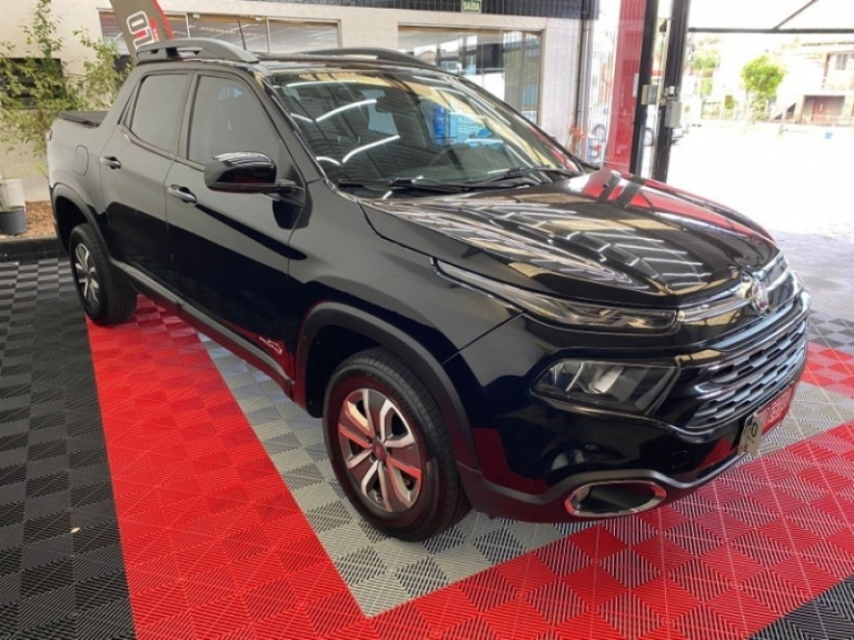 FIAT - TORO - 2017/2018 - Preta - R$ 89.900,00