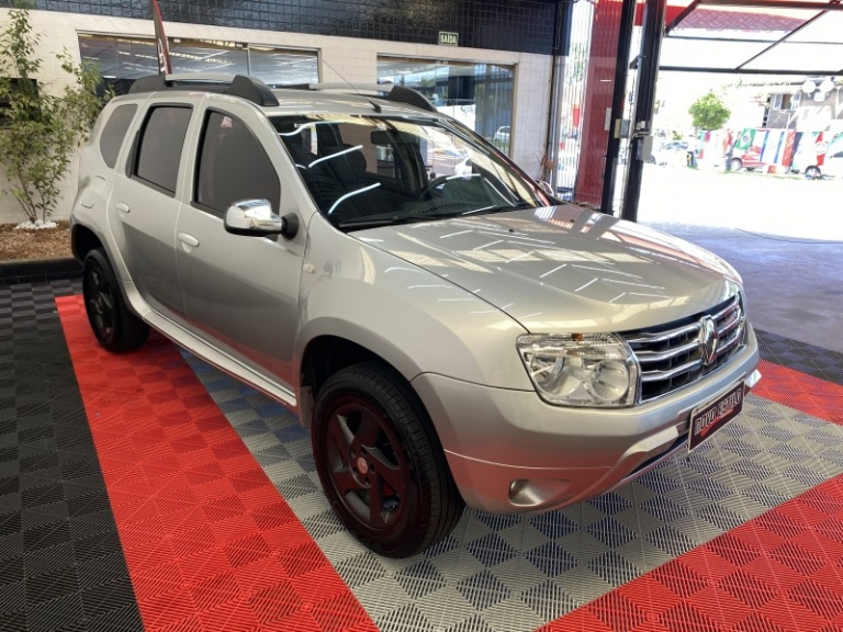 RENAULT - DUSTER - 2012/2013 - Prata - R$ 52.000,00