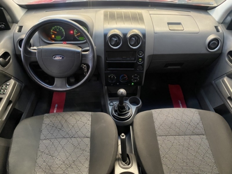 FORD - ECOSPORT - 2006/2006 - Vermelha - R$ 30.000,00