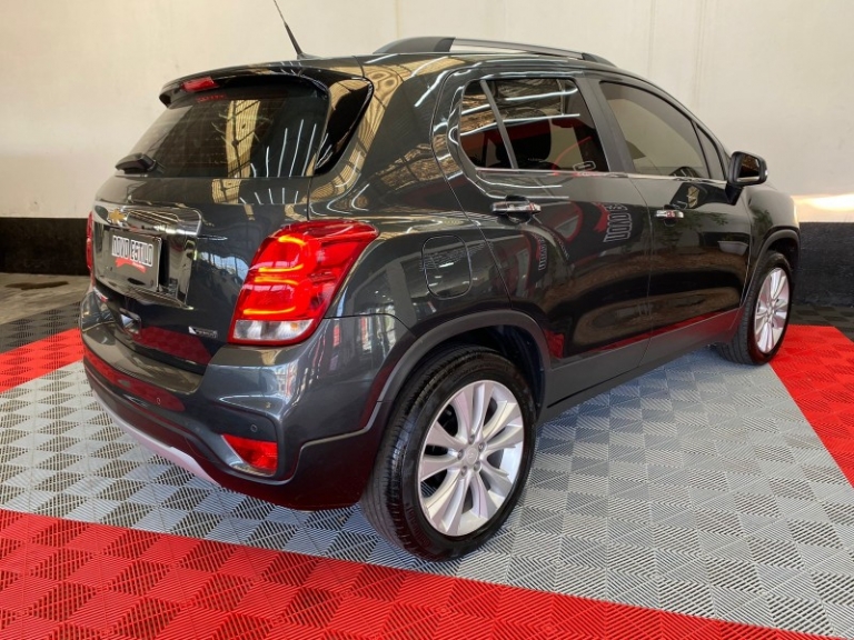 CHEVROLET - TRACKER - 2018/2018 - Cinza - R$ 93.900,00