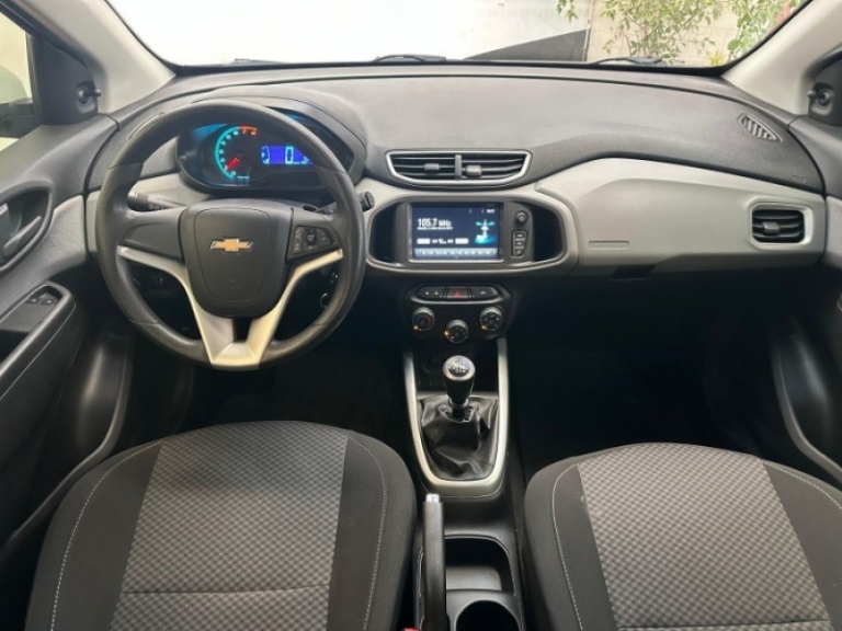 CHEVROLET - ONIX - 2018/2018 - Branca - R$ 59.900,00