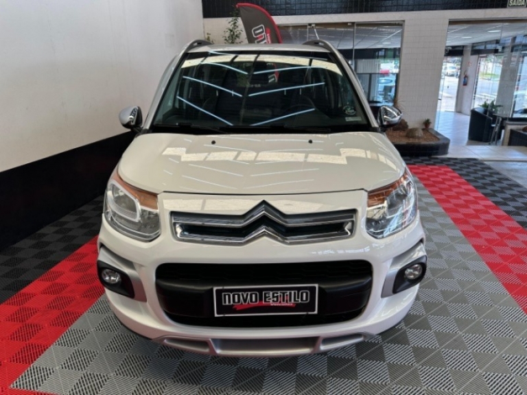 CITROËN - AIRCROSS - 2012/2013 - Branca - R$ 42.000,00