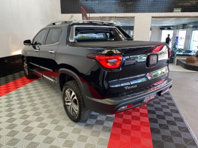 FIAT - TORO - 2017/2018 - Preta - R$ 108.000,00