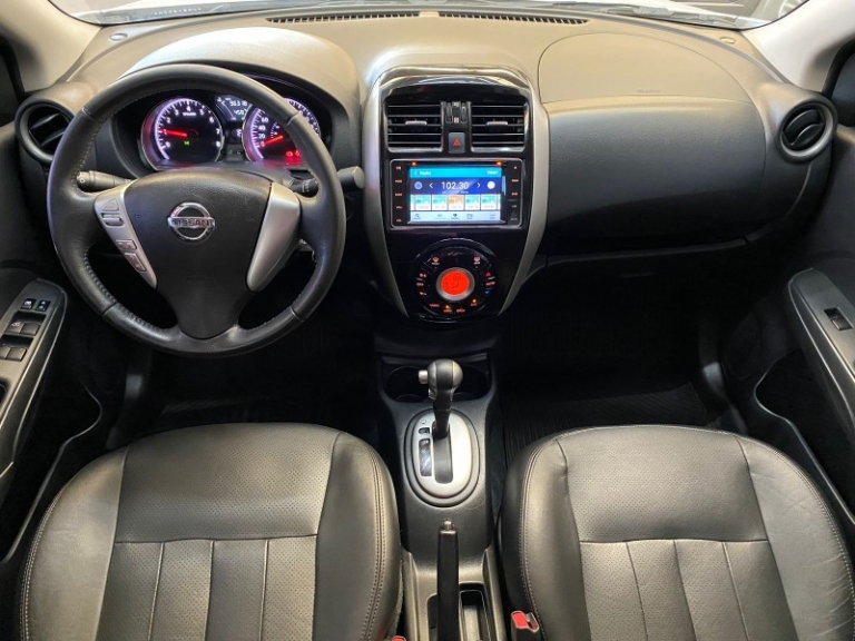 NISSAN - VERSA - 2018/2018 - Branca - R$ 64.000,00