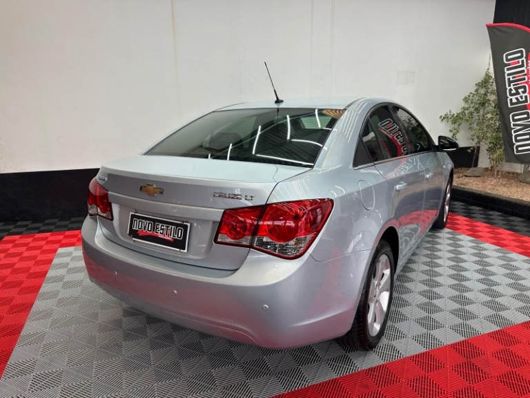 CHEVROLET - CRUZE - 2012/2012 - Prata - R$ 52.000,00