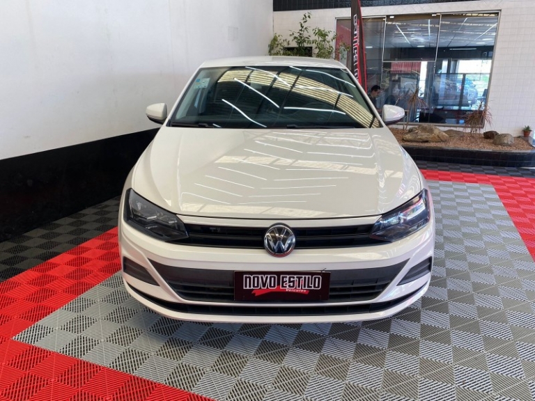 VOLKSWAGEN - POLO - 2019/2020 - Branca - R$ 78.000,00