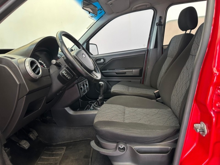 FORD - ECOSPORT - 2011/2012 - Vermelha - R$ 44.900,00