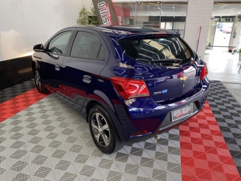 CHEVROLET - ONIX - 2017/2018 - Azul - R$ 67.000,00