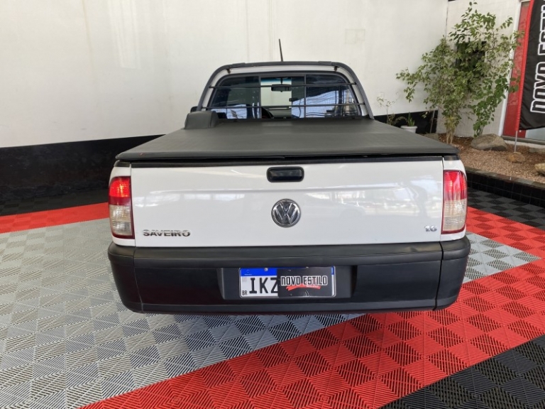 VOLKSWAGEN - SAVEIRO - 2002/2003 - Branca - R$ 33.500,00