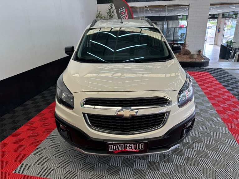 CHEVROLET - SPIN - 2015/2016 - Branca - R$ 63.000,00